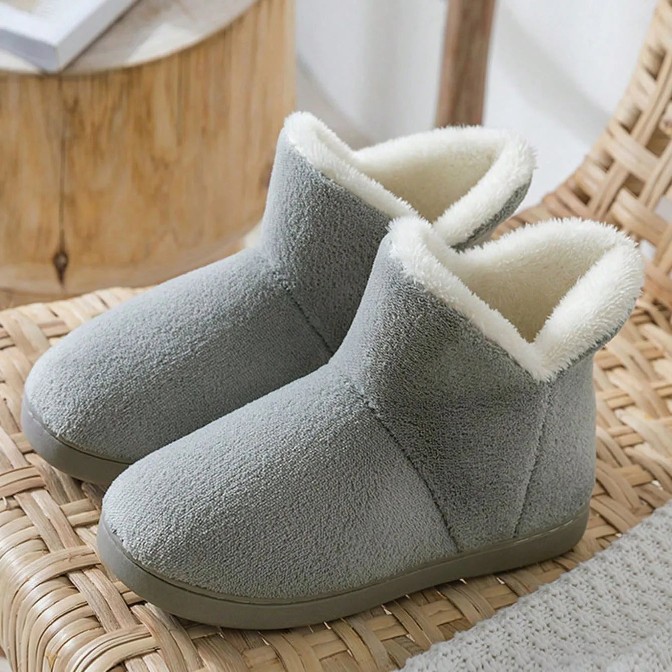 2025 Winter Warm Shoes Woman Men Indoor Slippers Soft Plus Couples Home Floor Snow Boots Anti-slip Female House Footwear