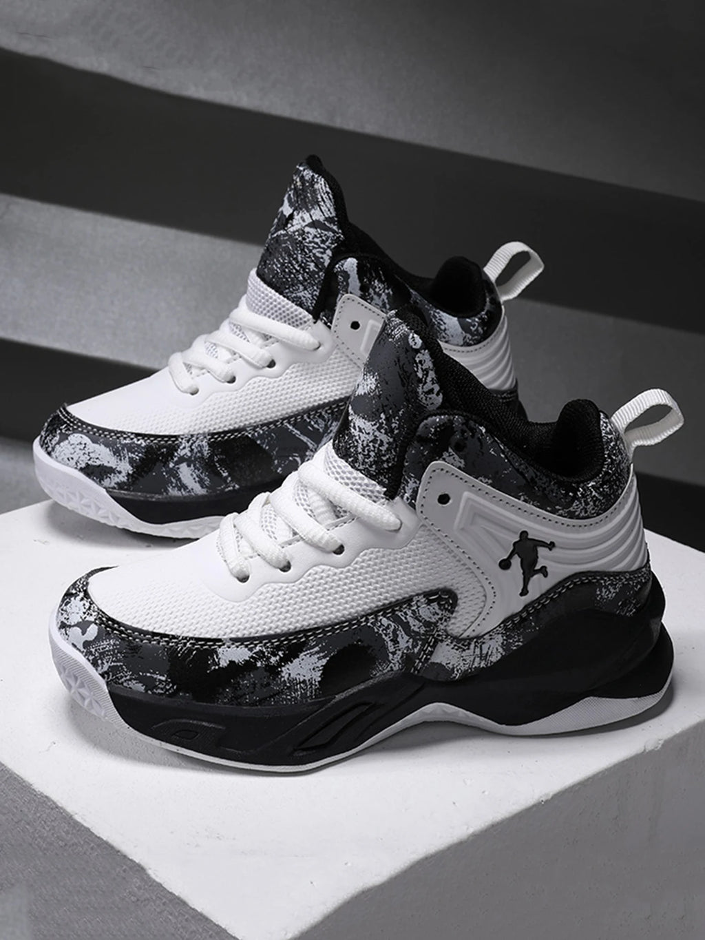 2025 New Boys Brand Basketball Shoes for Kids Sneakers Thick Sole Non-slip Children Sports Shoes Child Boy Basket Trainer Shoes