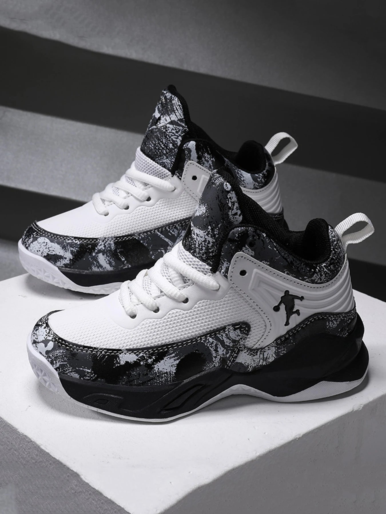 2025 New Boys Brand Basketball Shoes for Kids Sneakers Thick Sole Non-slip Children Sports Shoes Child Boy Basket Trainer Shoes