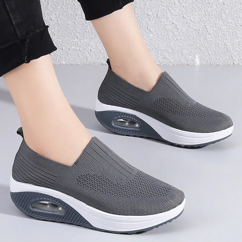 2025 Christmas Women Fashion Vulcanized Sneakers Platform Solid Color Flat Ladies Shoes Casual Breathable Wedges Ladies Walking
