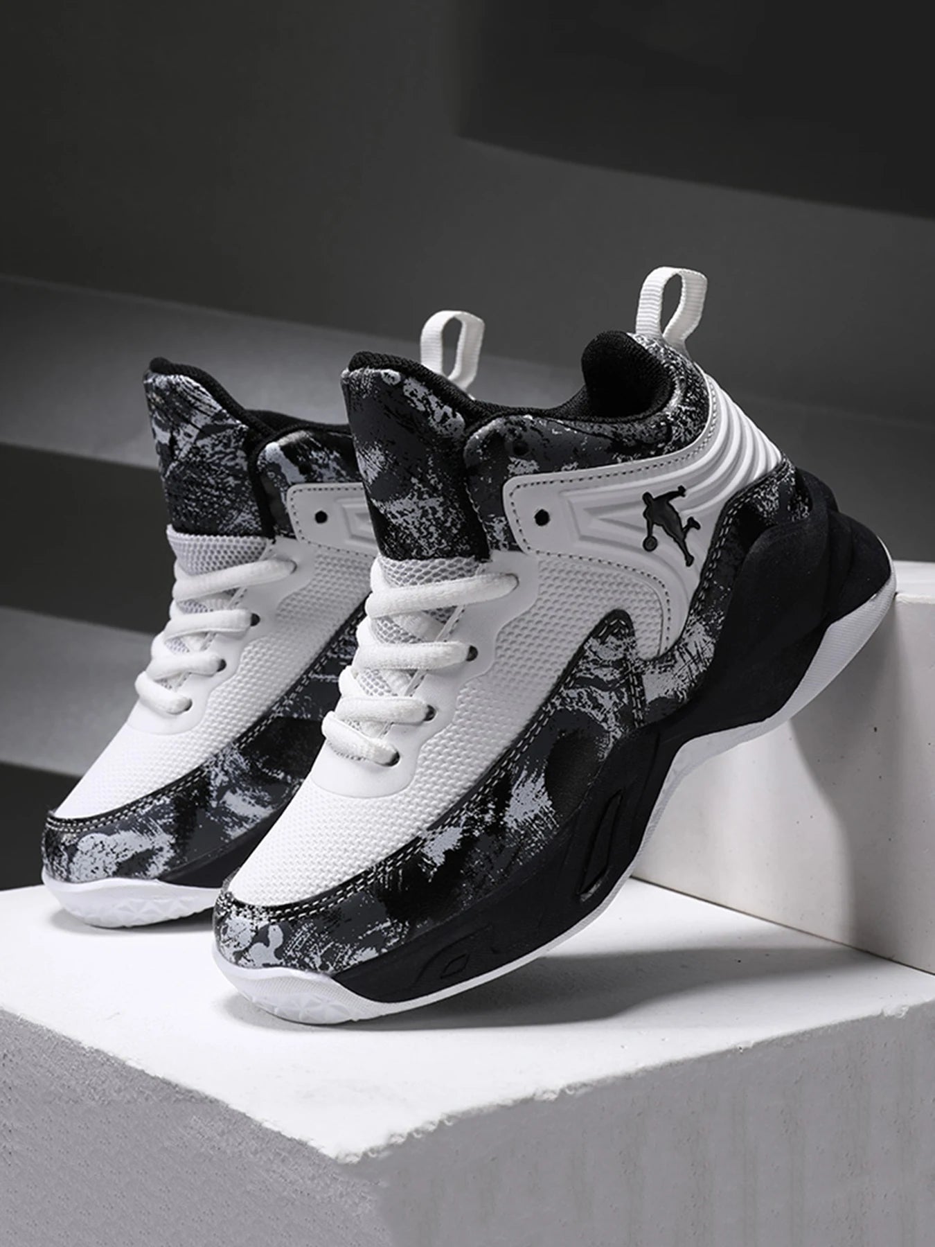 2025 New Boys Brand Basketball Shoes for Kids Sneakers Thick Sole Non-slip Children Sports Shoes Child Boy Basket Trainer Shoes